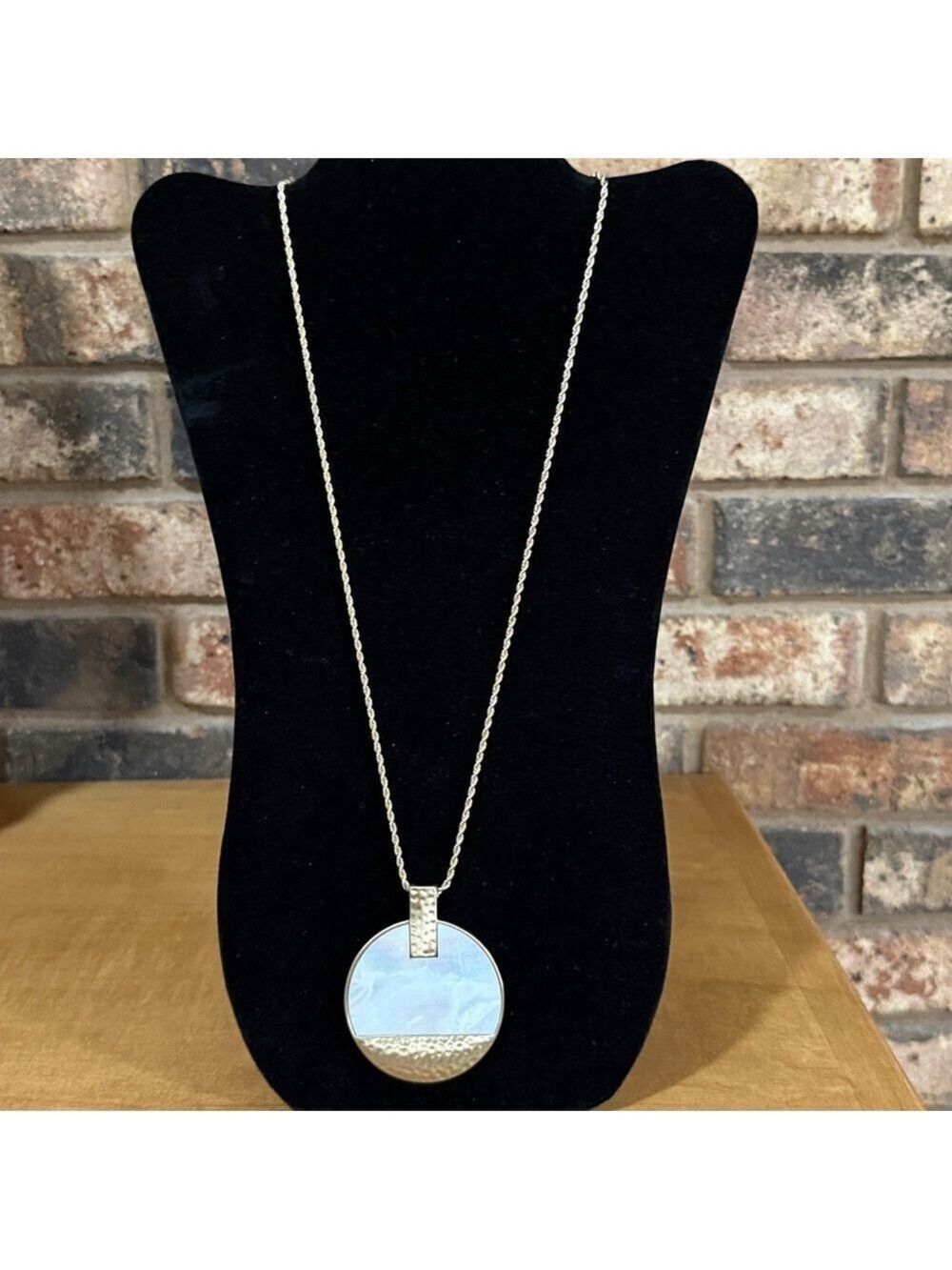 Southern Living NWT mother of pearl and hammered gold tone pendant necklace